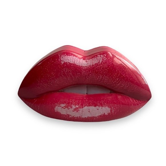 Huda Beauty lip tin - Picture 1 of 4